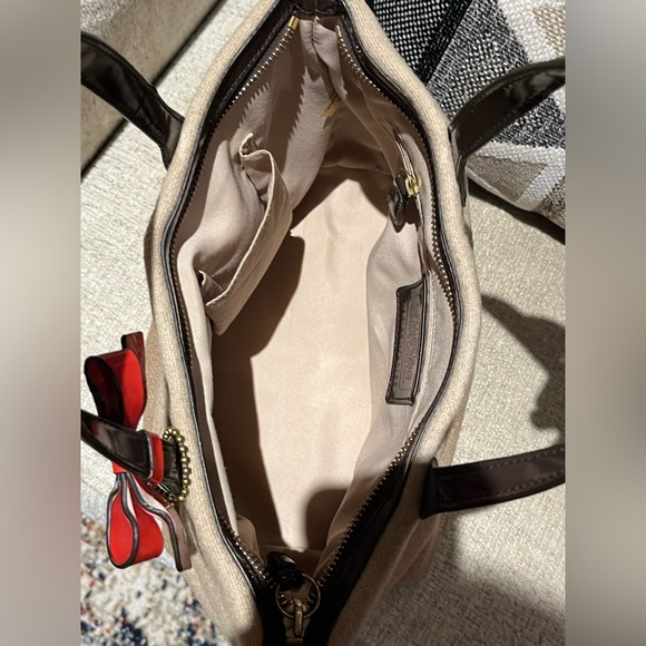 Coach Signature Stripe Wool Lunch Tote - Picture 13 of 16